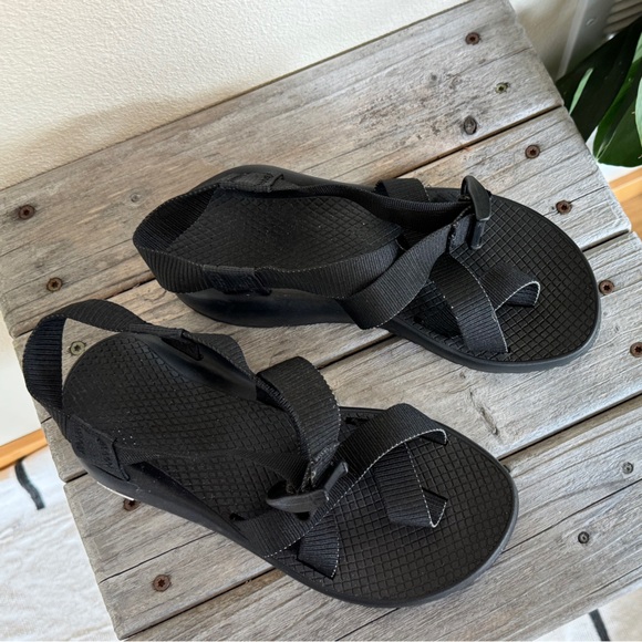 Chaco Women’s Z/2 Adjustable Strap Classic Sandal Sz 7 Black EUC - Picture 2 of 13